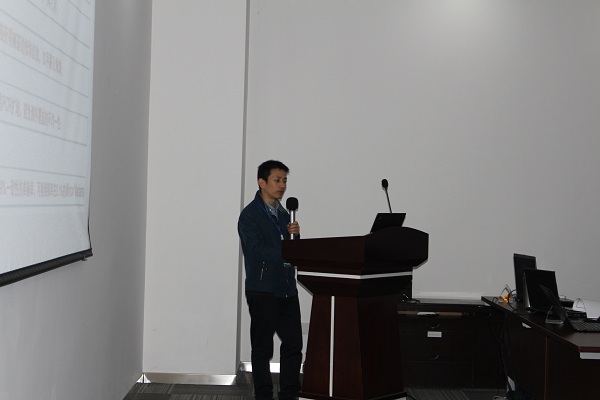 叶博讲课中......