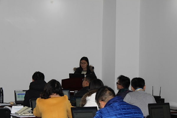 张老师讲课中......