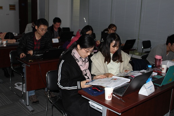 学员下课时的抓拍01