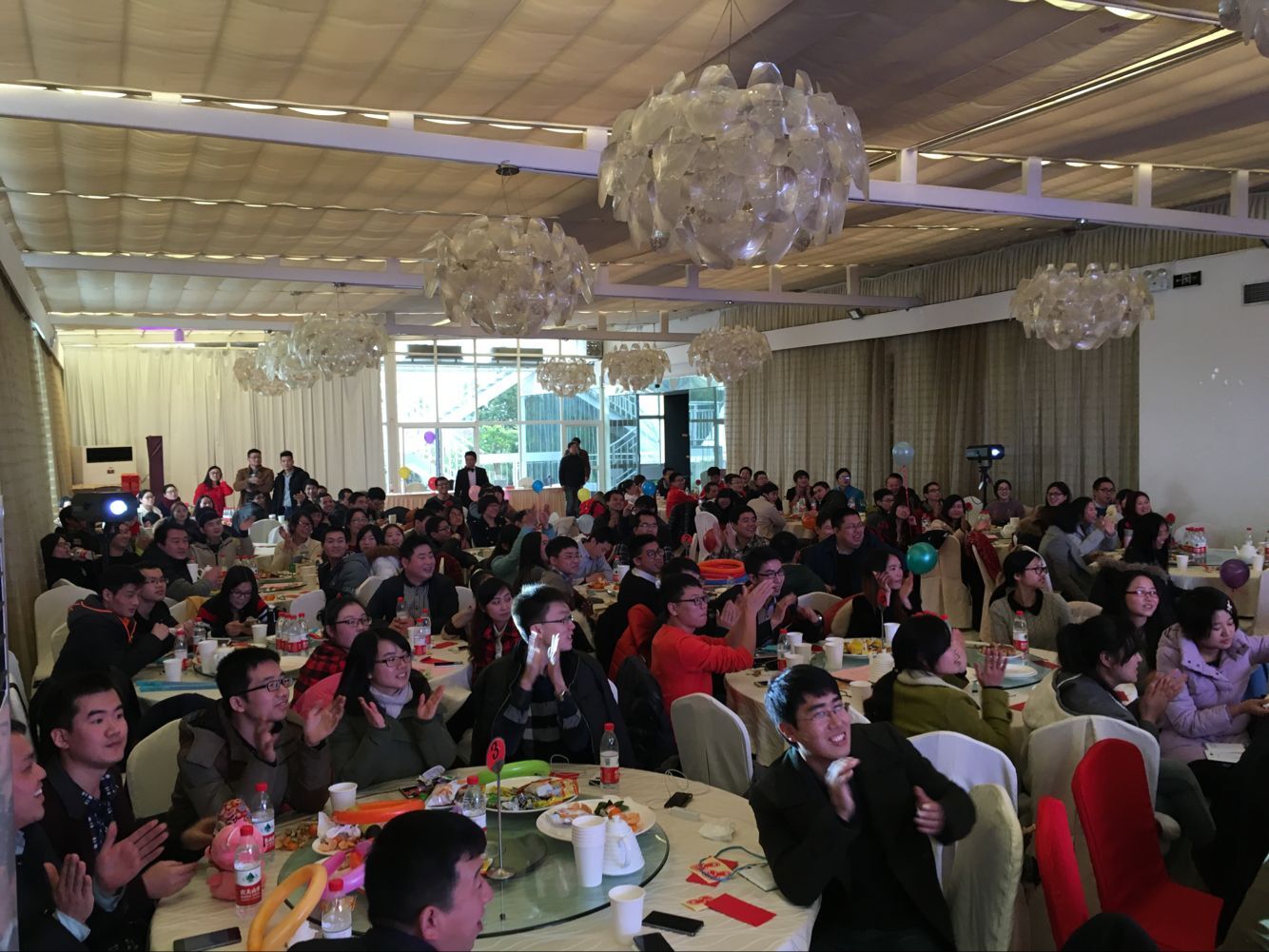 年会现场大合照